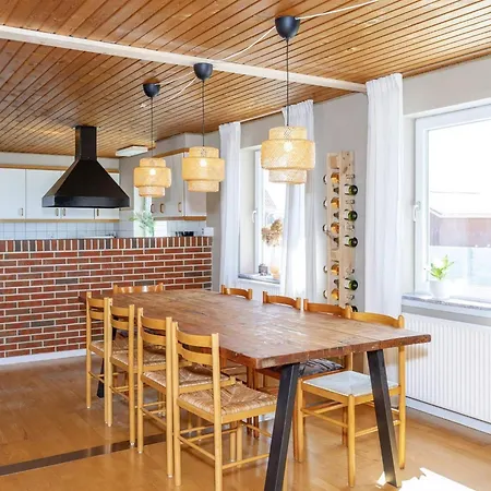 8 Person In Frostrup-by Traum * Lild Strand