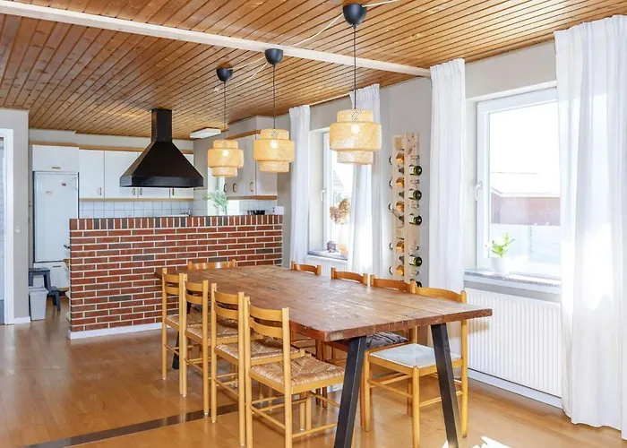 8 Person In Frostrup-by Traum *